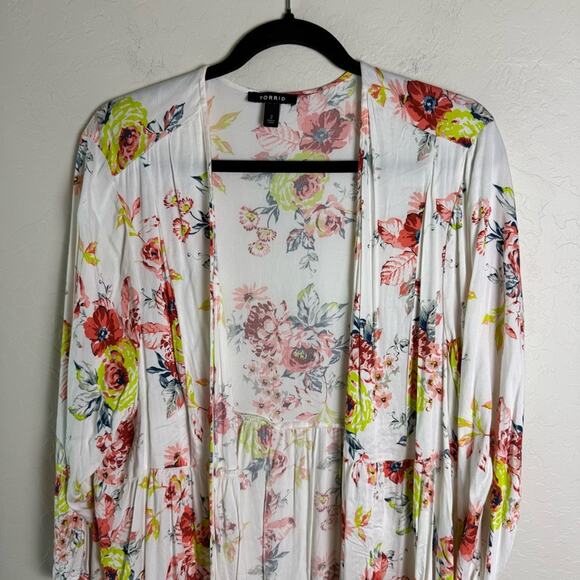 Torrid Ivory Floral Ruffle Hem Kimono 2X 16733888 16733884 - Picture 4 of 15
